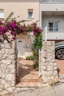 Sea-view apartments, 2 bedrooms, 2 baths, 50 meters from beach! - 5