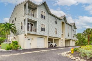 Pool Access, Walk to Manatee Beach: Coastal Condo - Holmes Beach - 4
