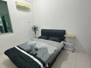 Freshly Renovated 10 pax 4BR Star Mega Mall - 7