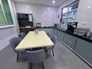 Freshly Renovated 10 pax 4BR Star Mega Mall - 4