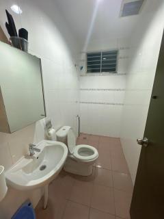 Freshly Renovated 10 pax 4BR Star Mega Mall - 3
