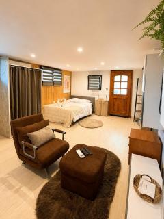 Cozy studio in a chalet Netflix Parking - 2