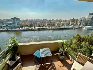 LUX Nile View Zamalek Loft - 4