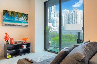F603 Orange Century Modern 1BR plus Den with Balcony and Pool in Downtown Miami - 0