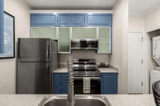 Belltown Cloudline Condo - 5