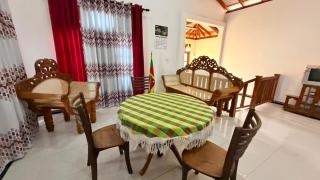 Blissful Chateau Garden View Upper Floor 2BR Homestay Near Dickwella Beach - 9