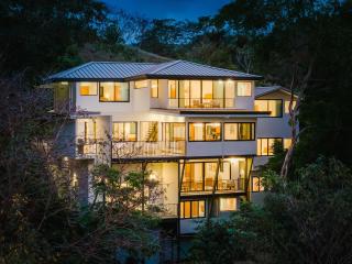 Luxury Brand New Casa Rambutan 3BR - 8