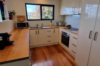 Hill House Hobart - Charming home, stunning views close to city - 2