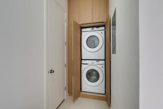 4 Mi to Dtwn McAllen, Sleek Couple’s Condo! - 6