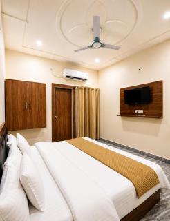 Hotel Brij Vaas - Located Near Major Temples #AC Rooms #Peaceful Location #Near Prem Mandir - Vrindāvan - 0