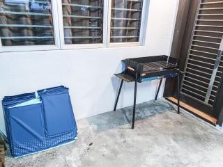 Cozy 4-Bedroom House BBQ Event at Klang by HCK - 2