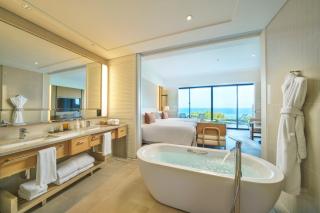 Halekulani Okinawa - 6