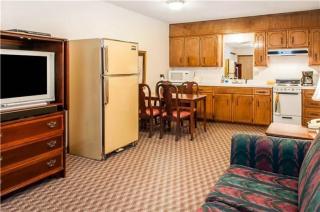 Eagle Nest Inn & Apartments - 1