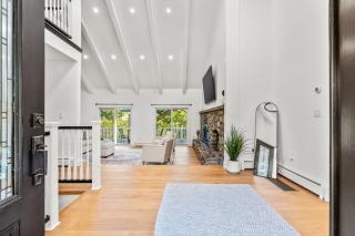 Cape Cod Family Retreat 5BR Hot Tub Sleeps 14 - 5