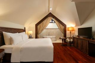 Koaniva Luxury Villa Beach Da Nang - 1