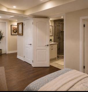 Bright Quiet 2BR 2BA Walk Out Lower Level Suite Private Entrance Garden Free Parking - 2