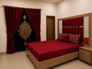 Royal Galaxy Guest House - 4