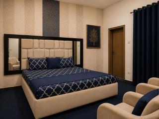 Royal Galaxy Guest House - 2
