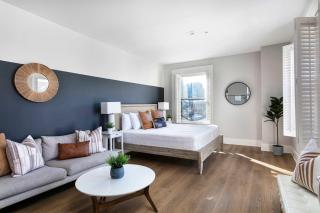 Stylish 2BR Retreat in Vibrant Gaslamp - 5