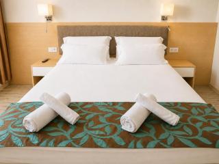 Summer Hotel - 5