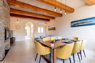 Solaris Gozitan Villa With Pool - Happy Rentals - 5