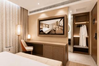 Crystal Shanghai Bund Jinling East Road Hotel - 4