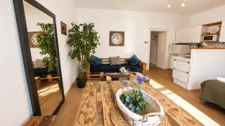 Elegant 1BR Apartment 2 Min from Rennweg Station - Viena - 8