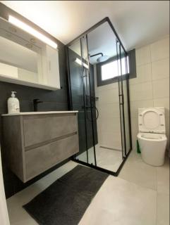 Niki Breeze - Newly Renovated Elite Garden Suite - 3