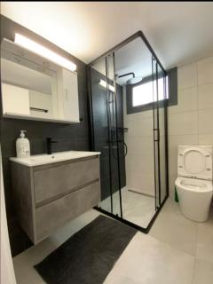 Niki Breeze - Newly Renovated Elite Garden Suite - 5