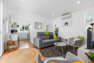 Escape to Kohi Cottage Your Beachside Haven - 5