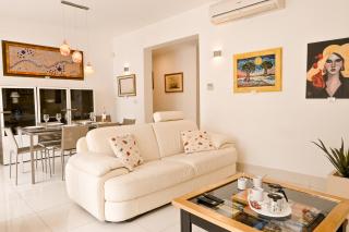 Quiet Modern 3BR in Qawra, Walk to Beach - Happy Rentals - 8