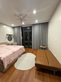 Tuna Home, vinhomes ocp2, Phòng ban công king size - 7