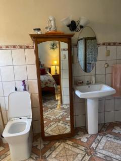 Edna's GuestHouse - 2