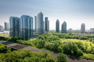 Lakefront Oasis Modern 1BR w Den - 6