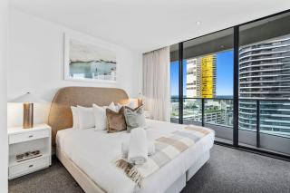 Luxurious 2-Bed Designer Retreat at Oracle Resort - 7