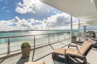 Waterfront Escape, Princes Wharf with Carpark - 6