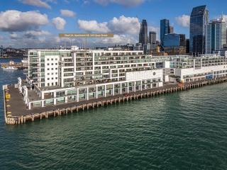 Waterfront Escape, Princes Wharf with Carpark - 5