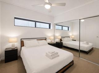 Spacious 2BR Apt with Pool & Parking Near James St - 8