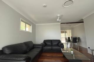 House with huge back yard and side access, 15 Beds - 9