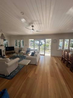This Is It - stylish 4-bedroom Vincentia retreat - 1