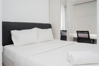 Comfort and Simply Studio Room at Serpong Garden Apartment By Travelio - 7