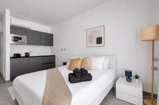 Paceville St Julians Studios King Bed WiFi by Beyond Air - 9