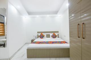 FabHotel Lotus Star - 2
