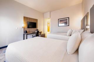 Comfort Inn Hermosillo Aeropuerto - 1