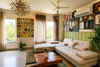 VacationBuddy Designer Duplex Home with Terrace & Nr Metro Airport - 4