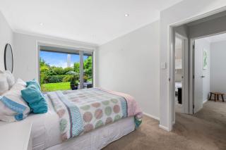 Ocean View Spacious 5BR Retreat for Families - 7