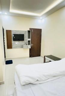 Hotel Prime Residency - just 400m from airport - 4