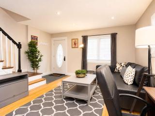 Gorgeous Home 10 min to DC by CozySuites - 9