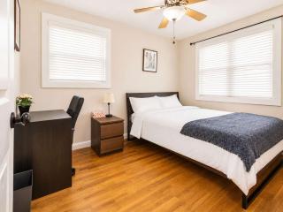 Gorgeous Home 10 min to DC by CozySuites - 5