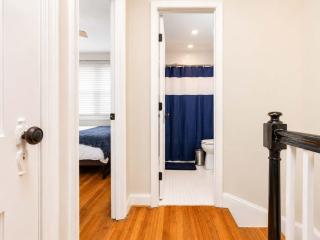Gorgeous Home 10 min to DC by CozySuites - 1